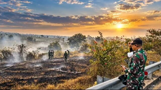Pastikan Api Padam, Dandim 0402/OKI-OI Tinjau Langsung Sejumlah Lokasi Karhutla