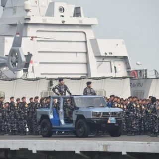 TNI AL Gelar Apel Siaga dan Tasyakuran Hari Jadi ke-81 Tahun 2026 di Surabaya