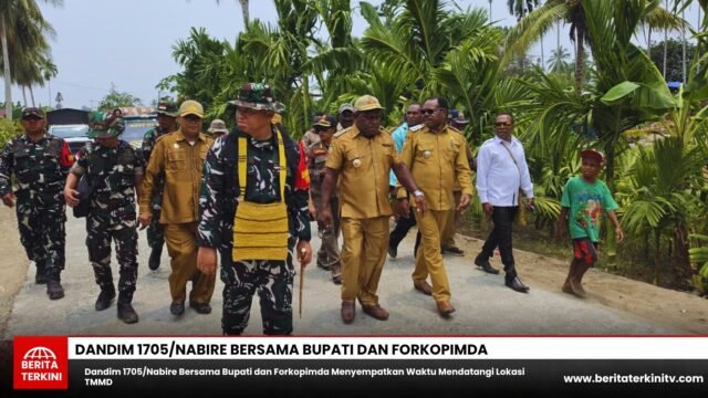 Dandim 1705/Nabire Bersama Bupati dan Forkopimda Menyempatkan Waktu Mendatangi Lokasi  TMMD